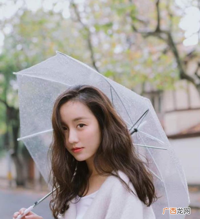 吕一的老公，吕一老公钱泳辰晒了张和女CEO的亲密合照