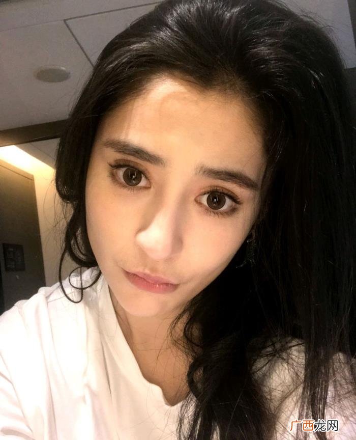李心艾罗晋，李心艾回复网友罗晋唐嫣生下龙凤胎