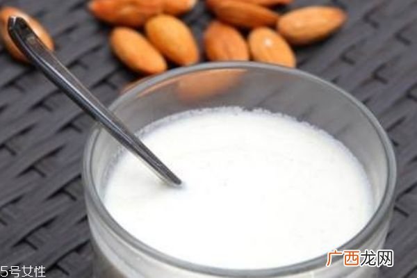 杏仁露孕妇能喝吗 孕妇不能喝可乐类饮料