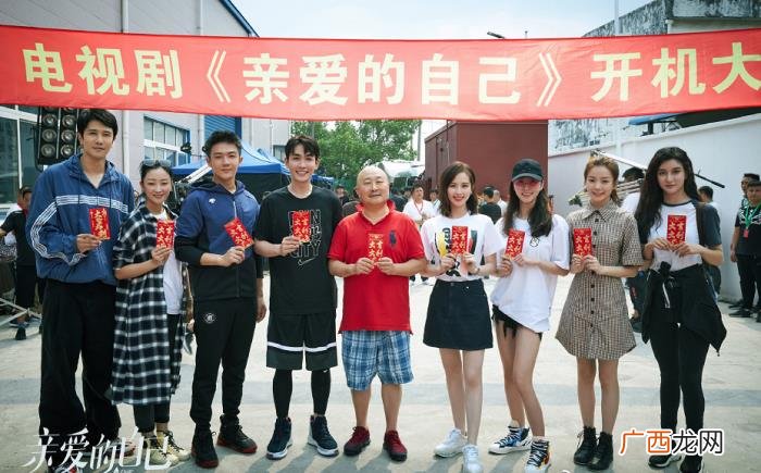 刘诗诗的脚，32岁刘诗诗一个勾腿踮脚少女气质真绝