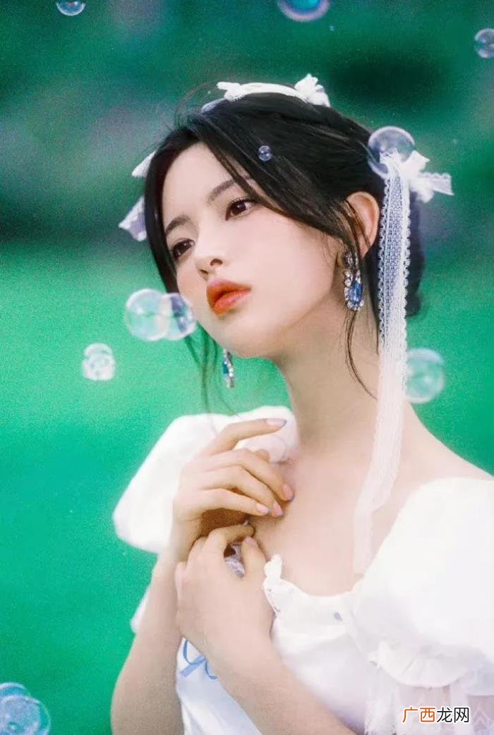 杨超越造型，为什么杨超越的红衣汉服造型这么美