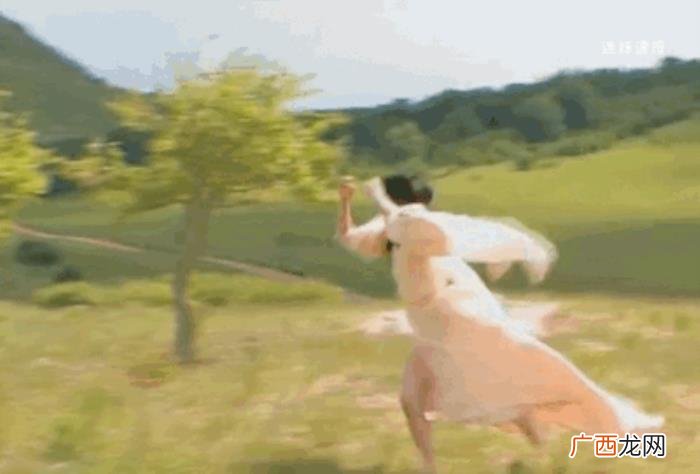 杨超越造型，为什么杨超越的红衣汉服造型这么美