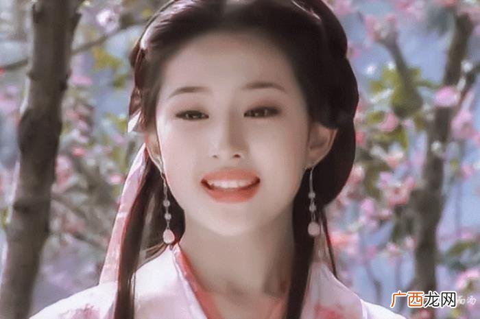 杨超越造型，为什么杨超越的红衣汉服造型这么美