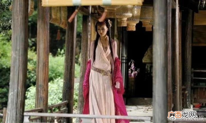 杨超越造型，为什么杨超越的红衣汉服造型这么美