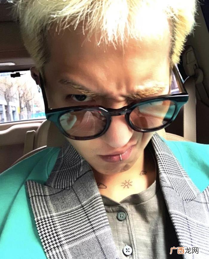 刘昊然胡歌,胡歌郑云龙刘昊然用魔鬼自拍告诉我们