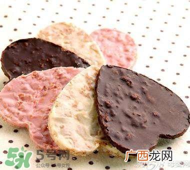 生孩子时吃什么易助产？生孩子时吃巧克力