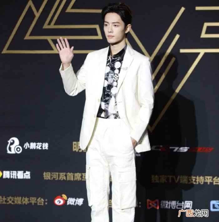 肖战的侧颜，肖战绝美侧颜简直不给女明星留后路