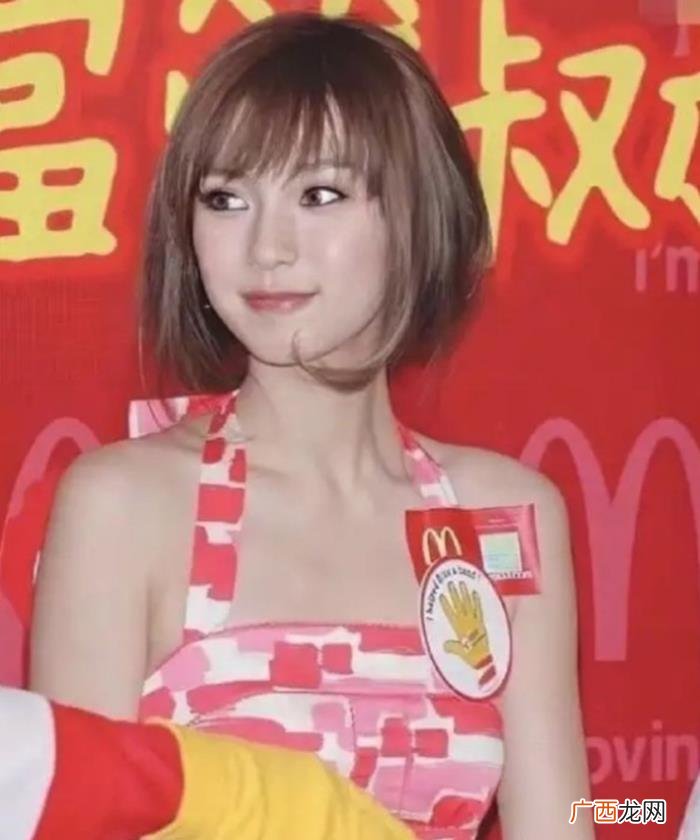 肖战的侧颜，肖战绝美侧颜简直不给女明星留后路