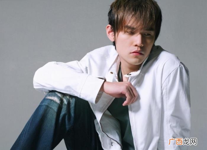 中年周杰伦，41岁周杰伦中年发福公开吐槽自己身材