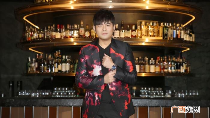 中年周杰伦，41岁周杰伦中年发福公开吐槽自己身材