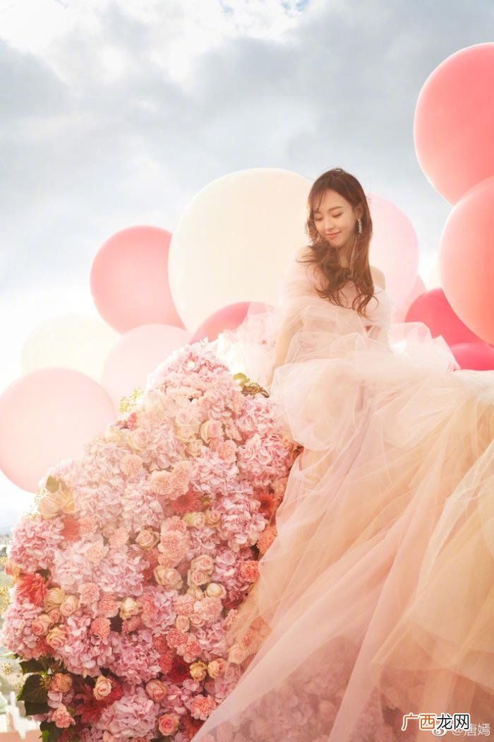 罗晋婚纱照，唐嫣罗晋晒结婚证婚纱照甜蜜宣布婚讯