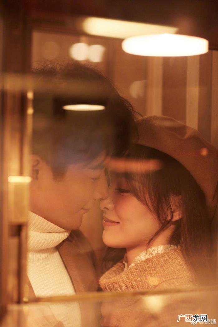 罗晋婚纱照，唐嫣罗晋晒结婚证婚纱照甜蜜宣布婚讯