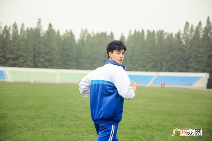 酷似胡一天，长相酷似彭于晏的新晋鲜肉胡一天有女友了