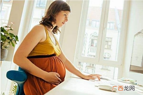 怀孕胃比肚子大怎么回事 为什么怀孕后胃越来越大