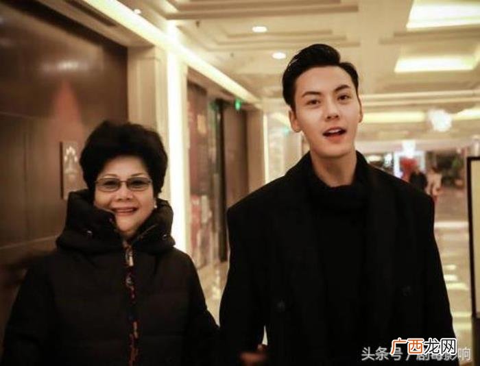 陈伟霆旧照，陈伟霆po出51年前父母牵手旧照