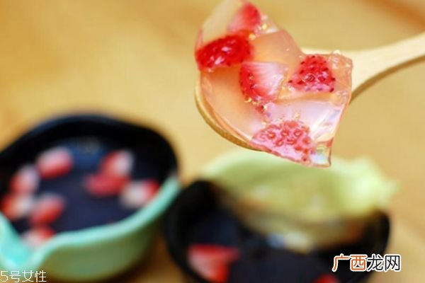 孕妇可以吃果冻吗 孕妇可以吃哪些零食