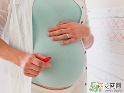 预产期推迟是什么原因?预产期推迟一个星期还没生怎么办
