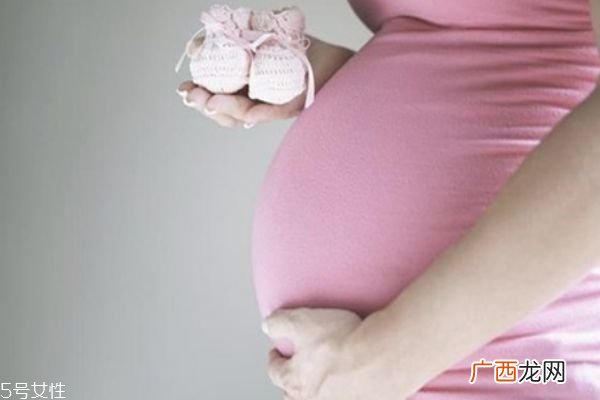 孕妇腿部水肿怎么回事 有两种可能性