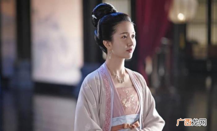 江疏影疼哭，王凯喊真疼、江疏影被嫌丑、吴越关评论