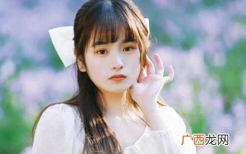聊天怎么和女生打开话题？扮演熟人消除陌生感