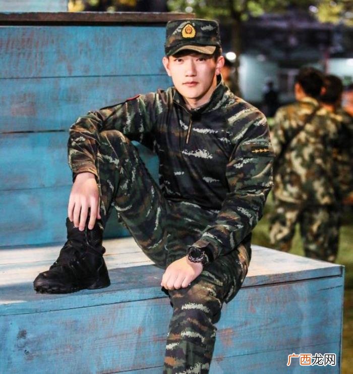张馨予何捷，何捷娶张馨予参加综艺有损军人形象