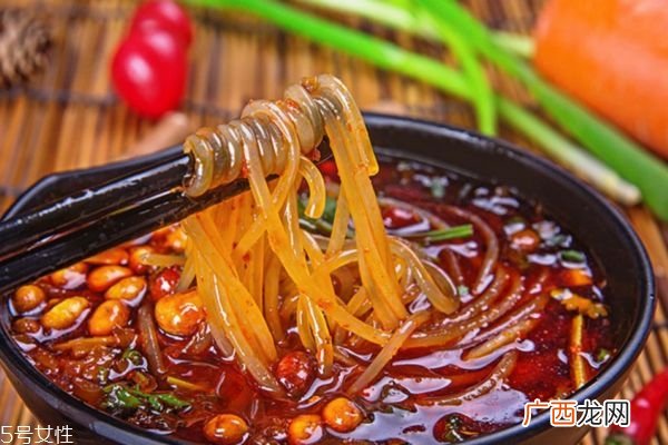 孕妇可以吃酸辣粉吗 孕妇吃酸辣粉注意事项