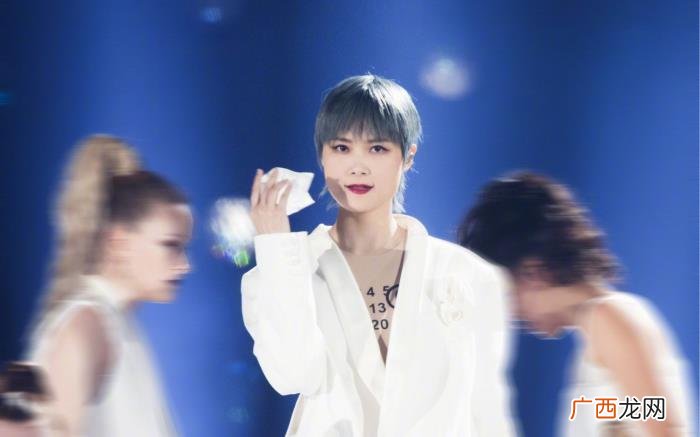 李宇春粉丝，李宇春粉丝为偶像庆生捐款108万