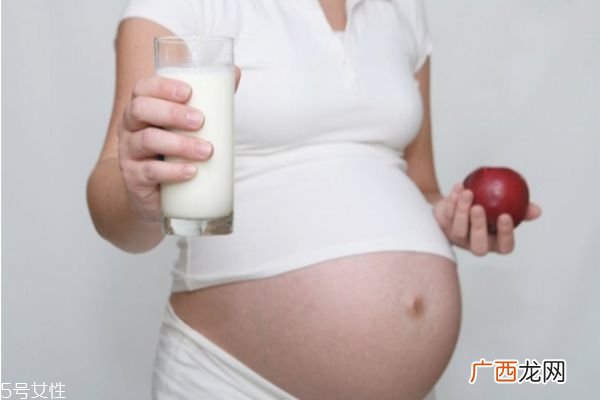 孕妇喝什么牛奶好 孕妇喝牛奶好还是酸奶好