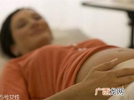 孕妇脸浮肿怎么消除？科学喝水是关键