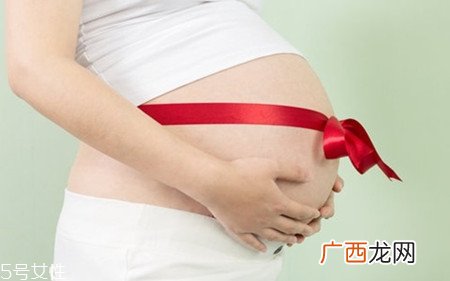 羊水少为什么不能吃甜？孕妇需注意两大因素