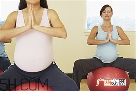 孕妇练瑜伽球吗？怀孕后练瑜伽球有什么好处？