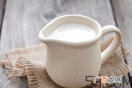 孕妇奶粉和钙片可以一起吃吗？喝孕妇奶粉还需要吃钙片吗？