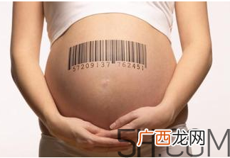 怀男孩和怀女孩的特征是什么？孕妇肚子硬生男生女？