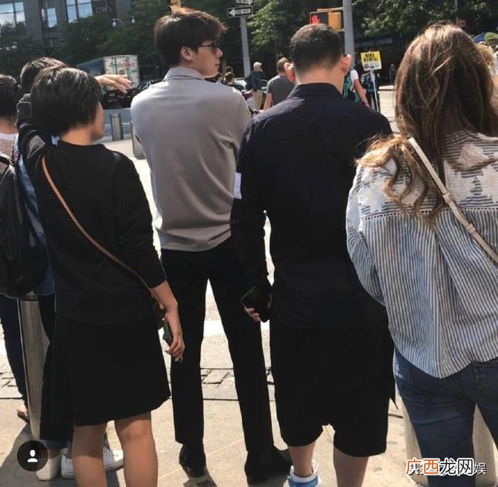 李易峰私下，李易峰私下逛街被拍能不能一眼认出他