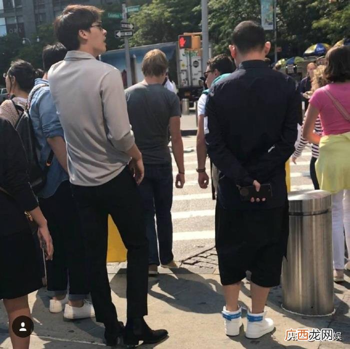 李易峰私下，李易峰私下逛街被拍能不能一眼认出他