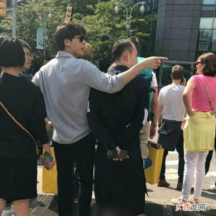 李易峰私下，李易峰私下逛街被拍能不能一眼认出他