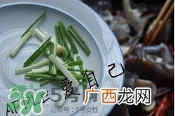 香辣蟹怎么做最好吃？香辣蟹怎么处理螃蟹？