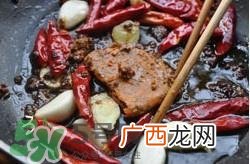 香辣蟹怎么做最好吃？香辣蟹怎么处理螃蟹？