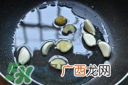 香辣蟹怎么做最好吃？香辣蟹怎么处理螃蟹？