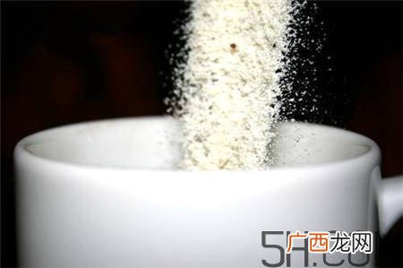 孕妇奶粉能和鸡蛋一起吃吗？喝孕妇奶粉的注意事项