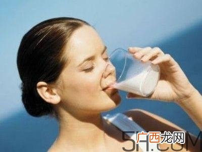 孕妇奶粉能和鸡蛋一起吃吗？喝孕妇奶粉的注意事项