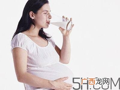 孕妇奶粉能加糖吗？孕妇奶粉能不能加蜂蜜？
