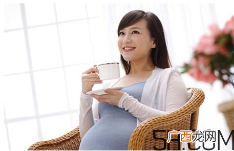 不适合孕妇的睡姿有那些？孕妇冬季如何护肤？