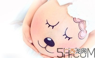 孕晚期见红了肚子不痛怎么办？孕晚期见红是持续的吗？