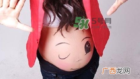 孕晚期肚子有规律的跳动是胎动吗？