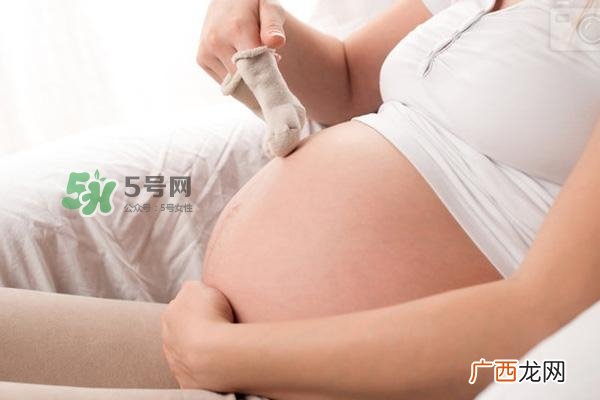 孕晚期肚子有规律的跳动是胎动吗？