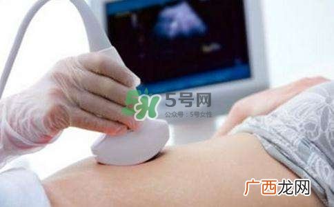 脐带绕颈是什么原因造成的？脐带绕颈是多休息还是多运动？