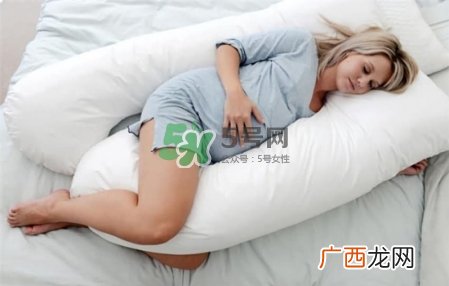 孕妇左侧卧怎么睡舒服？孕妇左侧卧位
