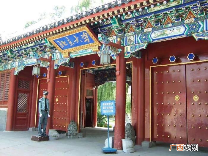 胡适在北大，胡适说北大是由于三只兔子而出名的