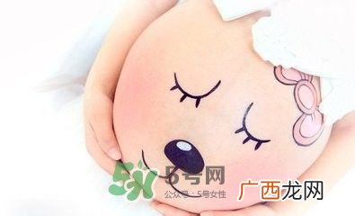 孕晚期肚子硬硬的是怎么回事？孕晚期肚子发紧发硬